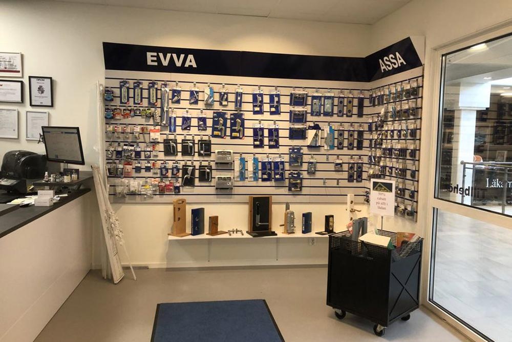 Interiör av butiken Lås & larm i Upplandsbro