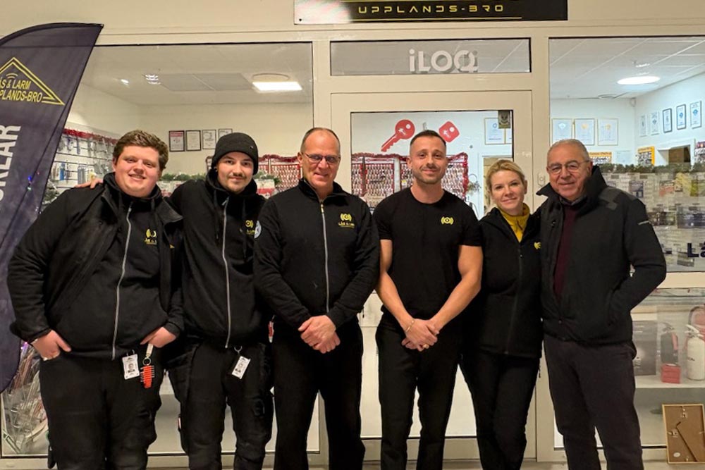Medarbetare från Lås & larm i Upplandsbro